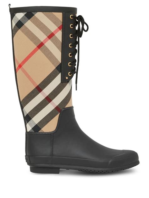 burberry regenstiefel|net a porter Burberry rain boots.